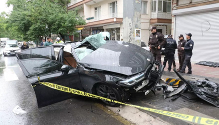 Ankara’da korkunç kaza! 1 ölü, 4 yaralı - Resim : 1