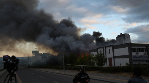 Ankara'da büyük iş merkezi yangını