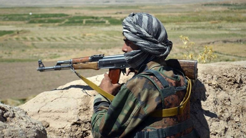 Afganistan'da Taliban saldırısında 8 güvenlik görevlisi öldü