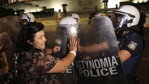 Performans değerlendirmesine karşı çıkan öğretmene biber gazı