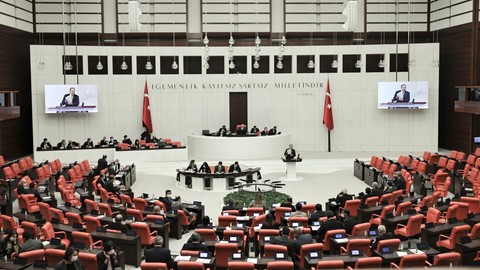 Vergi ve ekonomi paketinin 4 maddesi kabul edildi