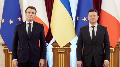 Macron ve Zelenskiy telefonda görüştü