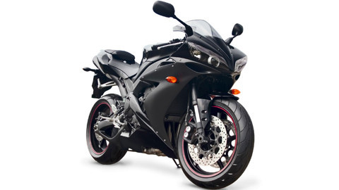 Otomobile erişemeyen motosiklete koştu