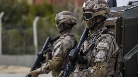 MİT ve Emniyet'ten ortak operasyon! PKK/KCK üyesi aynı aileden 3 kişi yakalandı