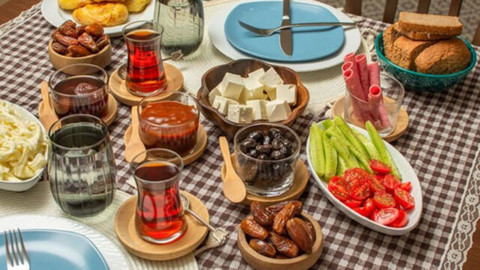 Ramazan'da açlık krizlerini engelleyen ve tok tutan besinler: İşte doğru beslenmenin kuralları