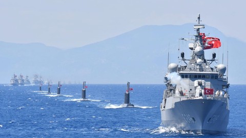 Türkiye'nin sıralaması herkesi şaşırttı! Dünyanın en güçlü donanmaları açıkladı: Zirvede o ülke var