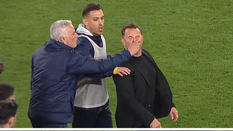 Okan Buruk'u yere düşürmüştü! Mourinho'nun hareketi dünya basınında