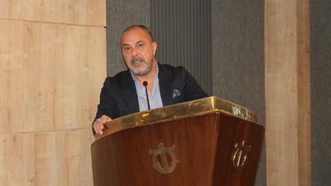 “Aliağa kıskanılmayacak gibi değil, keşke İzmir de özelleştirilseydi”