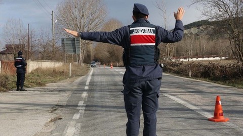 Okul önleri yakın markajda! Jandarma 81 ilde göz açtırmadı