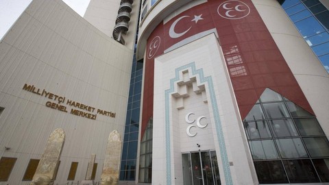 Trabzon Araklı Belediye Meclis Üyesi Ahmet Kaplan MHP'den istifa etti!