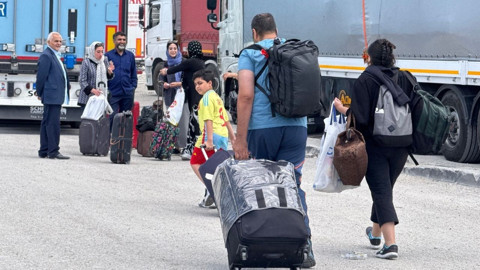 Hava sahaları kapatıldı: Türkiye-İran sınırında yoğunluk yaşanıyor