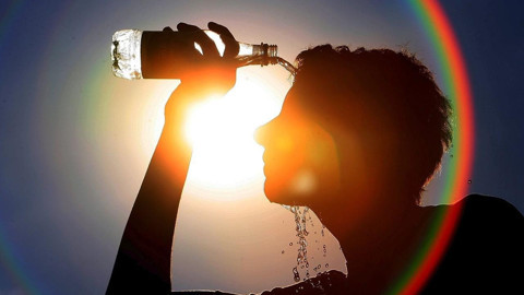 Kavurucu sıcaklarda kendinizi ve evinizi serin tutmak için 8 ipucu