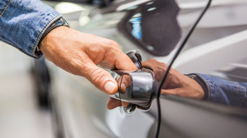 10 yıl sonra gelen adalet! Aracın kapısı parmağını kopardı, milyon dolarlık davayı kazandı