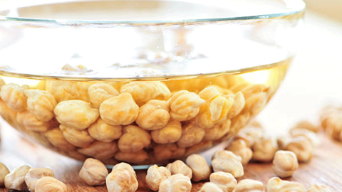 Kabuk atmayan nohutun sırrı meğer buymuş: Bir gece önceden mutlaka ıslatma suyuna ekleyin!