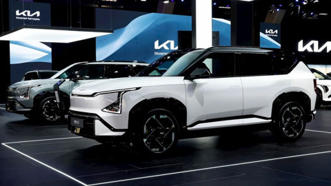 Performans canavarı iki elektrikli otomobil Togg T10X fiyatına satışa çıktı!