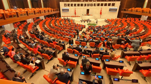 "Evlilikler sade bir nikahla gerçekleştirilsin"