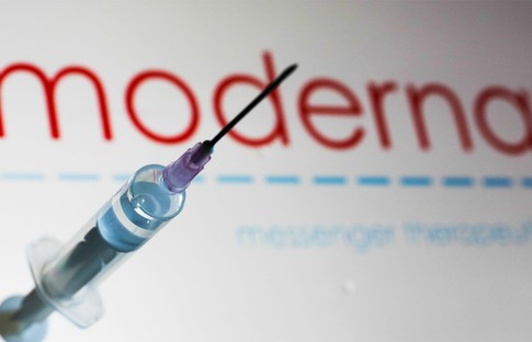 Moderna, aşıyı zengin ülkelere satmakla suçlanıyor