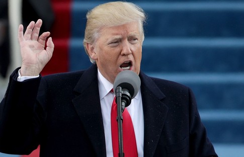 Trump’tan "Rusya'yı Çin bayraklı jetlerle bombalayalım" şakası