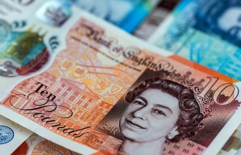 Sterlin, dolar karşısında son 33 ayın zirvesinde