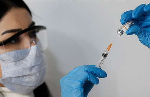 Aşılama eleştirisi: Vatandaş en az iki sene daha risk altında
