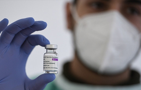 'Norveç, Astrazeneca ve Johnson&Johnson'ı aşı programından çıkarmalı'