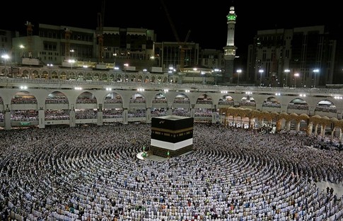 Suudi Arabistan'dan umre ve namaz kararı