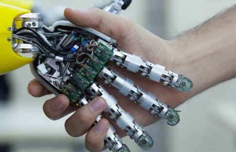 Albaraka Türk, Kronnika yatırımıyla KOBİ'lere robotik iş gücü kazandıracak