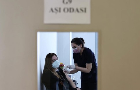 En az bir doz aşı yaptıranların sayısı 40 milyonu aştı