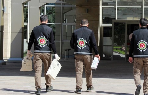 Piyasaya usulsüz akaryakıt sevk eden firmalara operasyon