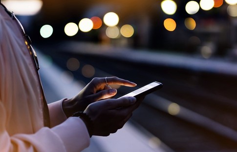 Çin menşeli akıllı telefonlara karşı uyarı