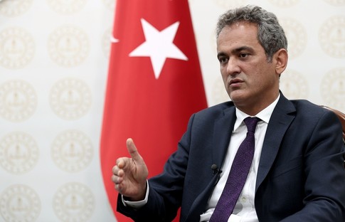 Milli Eğitim Bakanı Özer: Birinci önceliğimiz okulları açık tutmak