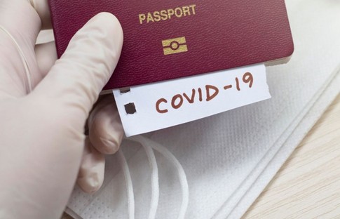 Aşı pasaportunu alan yurtdışına çıkıyor