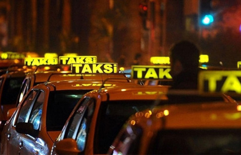 Taksi tarife değişikliğinde uzun kuyruklara çözüm