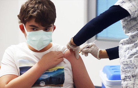 'COVID-19 aşısı çocuklara da güvenle yaptırılabilir'