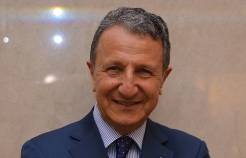 Eline çanta alan müteahhitlik yapamayacak