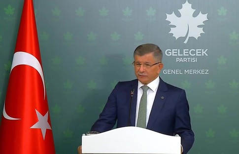 Davutoğlu'dan faiz yorumu: Erdoğan bir müddet ortalıklarda gözükmeyecek