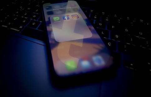 Whatsapp, Instagram ve Facebook'ta 7 saatlik kesinti