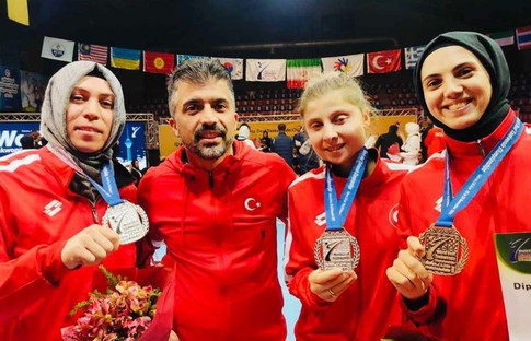 İşitme engelli milli sporcular, İran'da 5 madalya kazandı