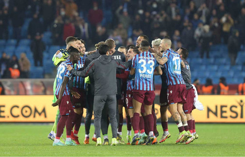 Trabzonspor, Hatayspor'u 2-0'la geçti