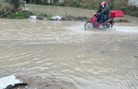 Adana ve Hatay'da kuvvetli fırtına ve sağanak