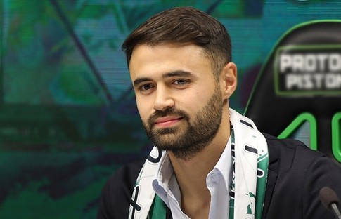 Konyasporlu futbolcu Ahmet Çalık trafik kazasında hayatını kaybetti