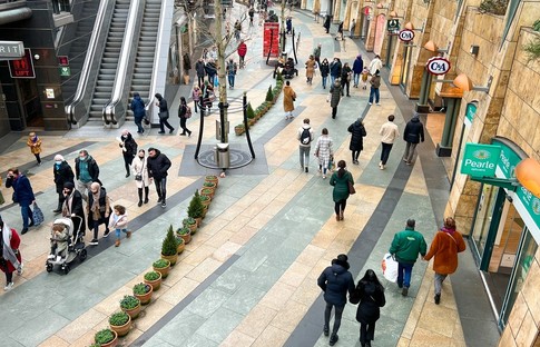 Hollanda, COVID-19 kısıtlamalarını kaldırıyor