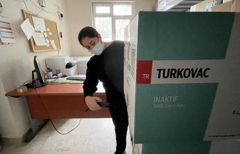 KKTC'ye girişte kabul edilen aşılar listesine TURKOVAC eklendi