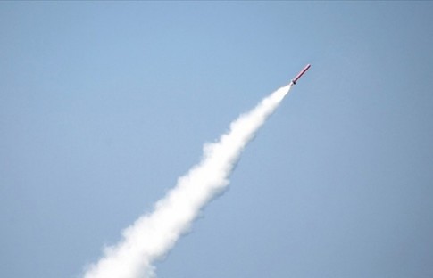 Kuzey Kore, denizaltından 2 stratejik seyir füzesi fırlattı