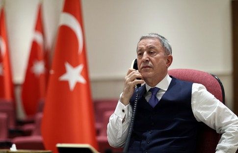 Bakan Akar, Ukrayna Savunma Bakanı Reznikov ile görüştü