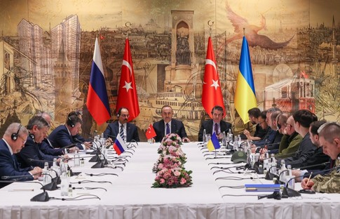 Çavuşoğlu: Taraflar daha üst düzey bir görüşme yapabileceklerini bildirdi