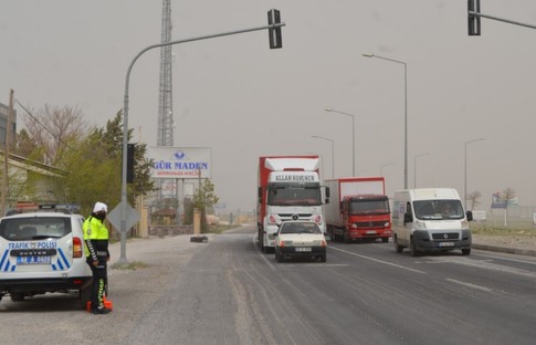 Aksaray-Adana kara yolu trafiğe kapatıldı