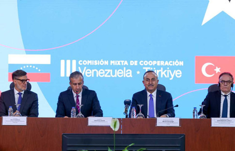 Çavuşoğlu: Venezuela'yla 1.5 milyar dolarlık ticaret hedefi için çalışıyoruz