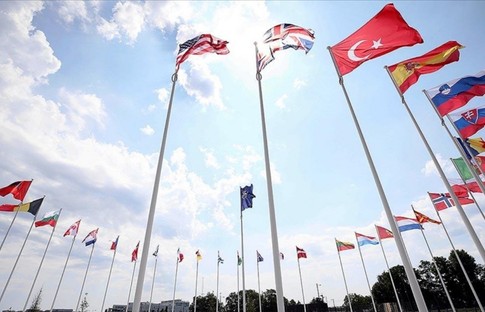 Finlandiya ve İsveç NATO'ya başvurdu