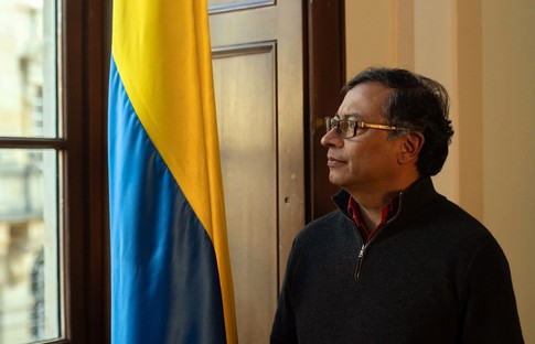 Kolombiya'daki seçim anketlerinde solcu aday önde